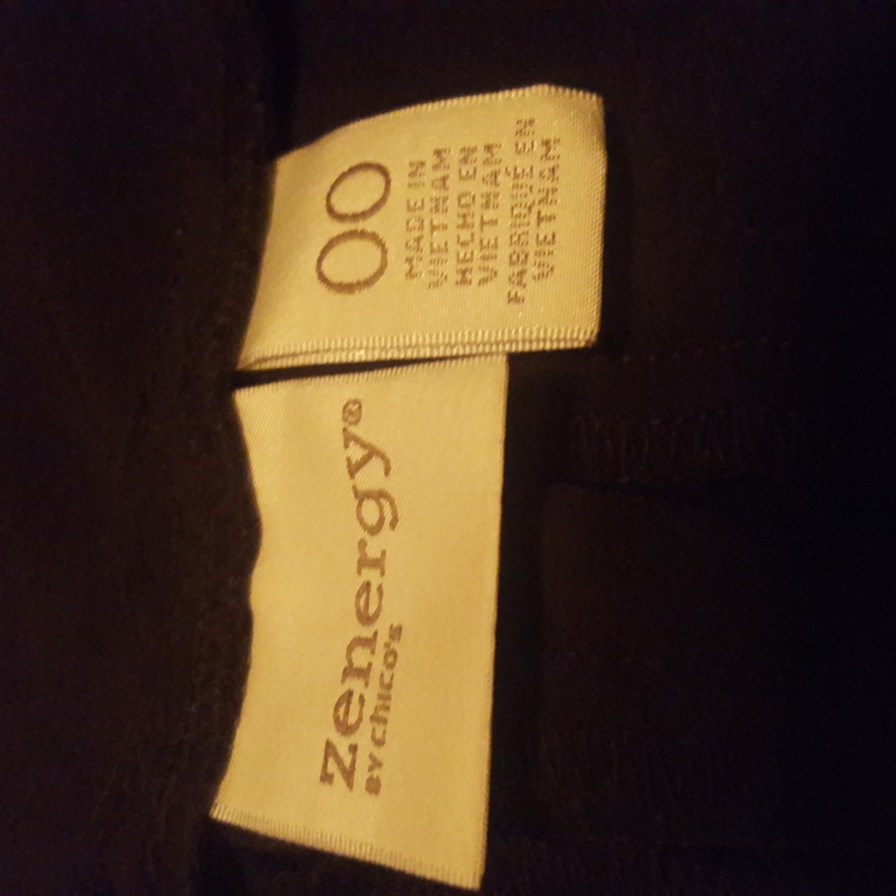 Zenergy (by Chicos) black shorts, like new, size 00 (xs/2) - Picture 3 of 6
